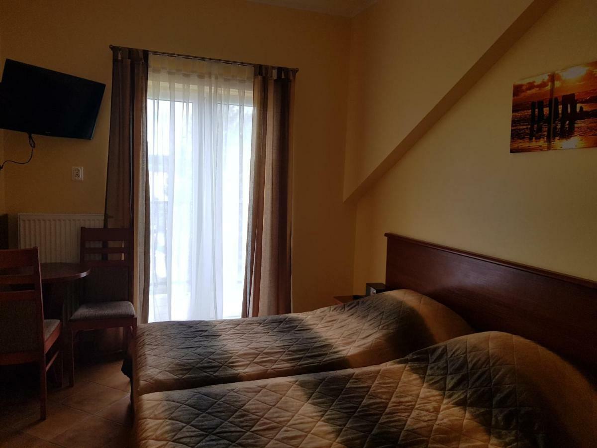 Posejdon Bed and Breakfast Ustronie Morskie Exteriör bild