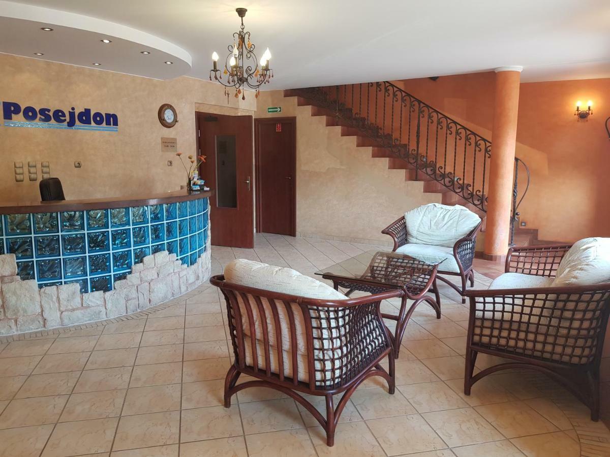 Posejdon Bed and Breakfast Ustronie Morskie Exteriör bild